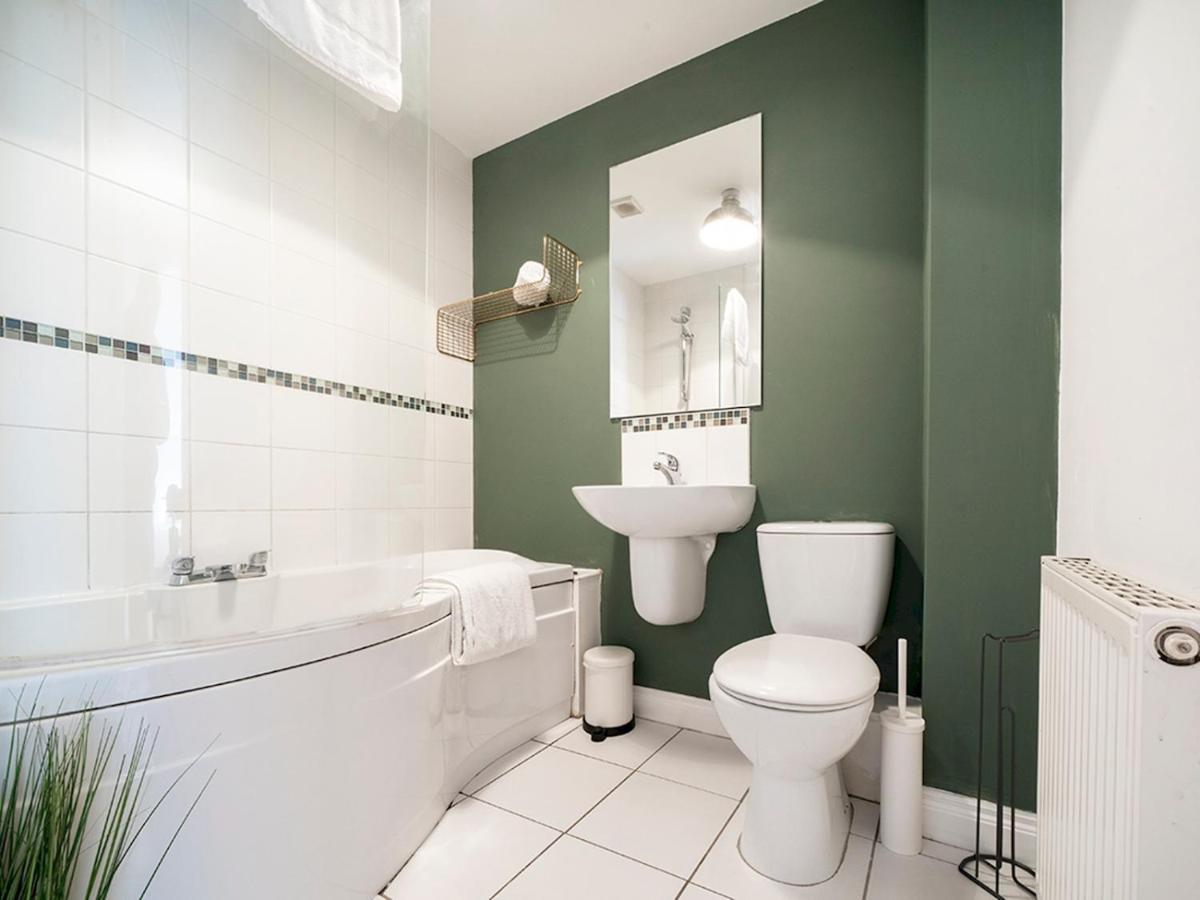 Appartamento Titanic View Penthouse - Gated Complex - Parking Belfast Esterno foto